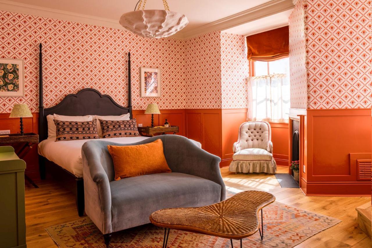 The Mitre, Hampton Court Hotel Kingston upon Thames  Exterior foto A bedroom at The Mitre