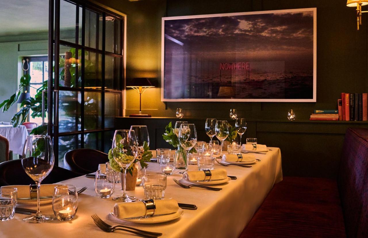The Mitre, Hampton Court Hotel Kingston upon Thames  Exterior foto The interior of the restaurant