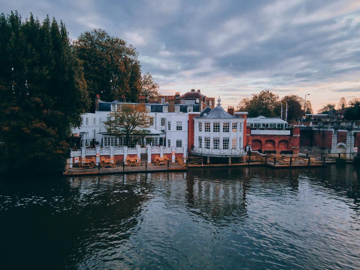The Mitre, Hampton Court Hotel Kingston upon Thames  Exterior foto The River Wey in Guildford