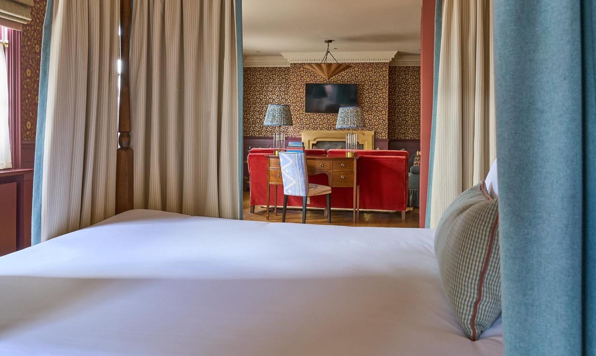 The Mitre, Hampton Court Hotel Kingston upon Thames  Exterior foto A room at the hotel