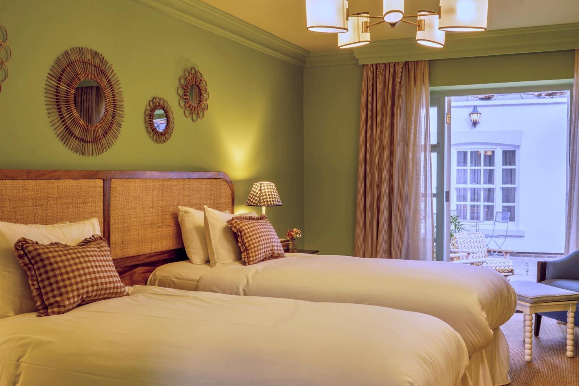 The Mitre, Hampton Court Hotel Kingston upon Thames  Exterior foto A room at the hotel