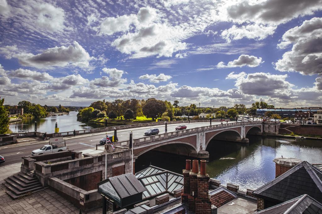 The Mitre, Hampton Court Hotel Kingston upon Thames  Exterior foto The River Thames at Marlow